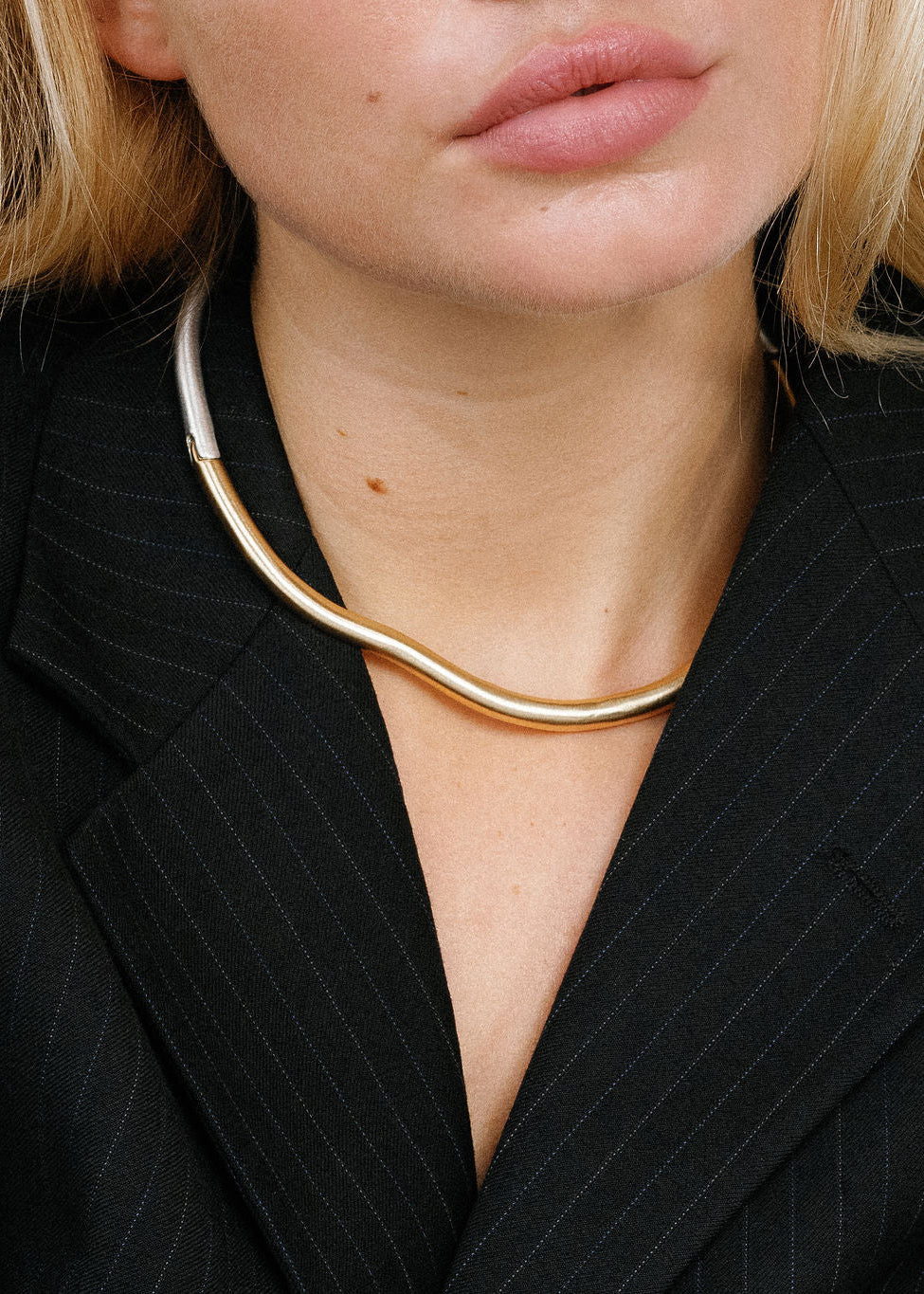 Chic Two-Tone Reversible Collar Necklace