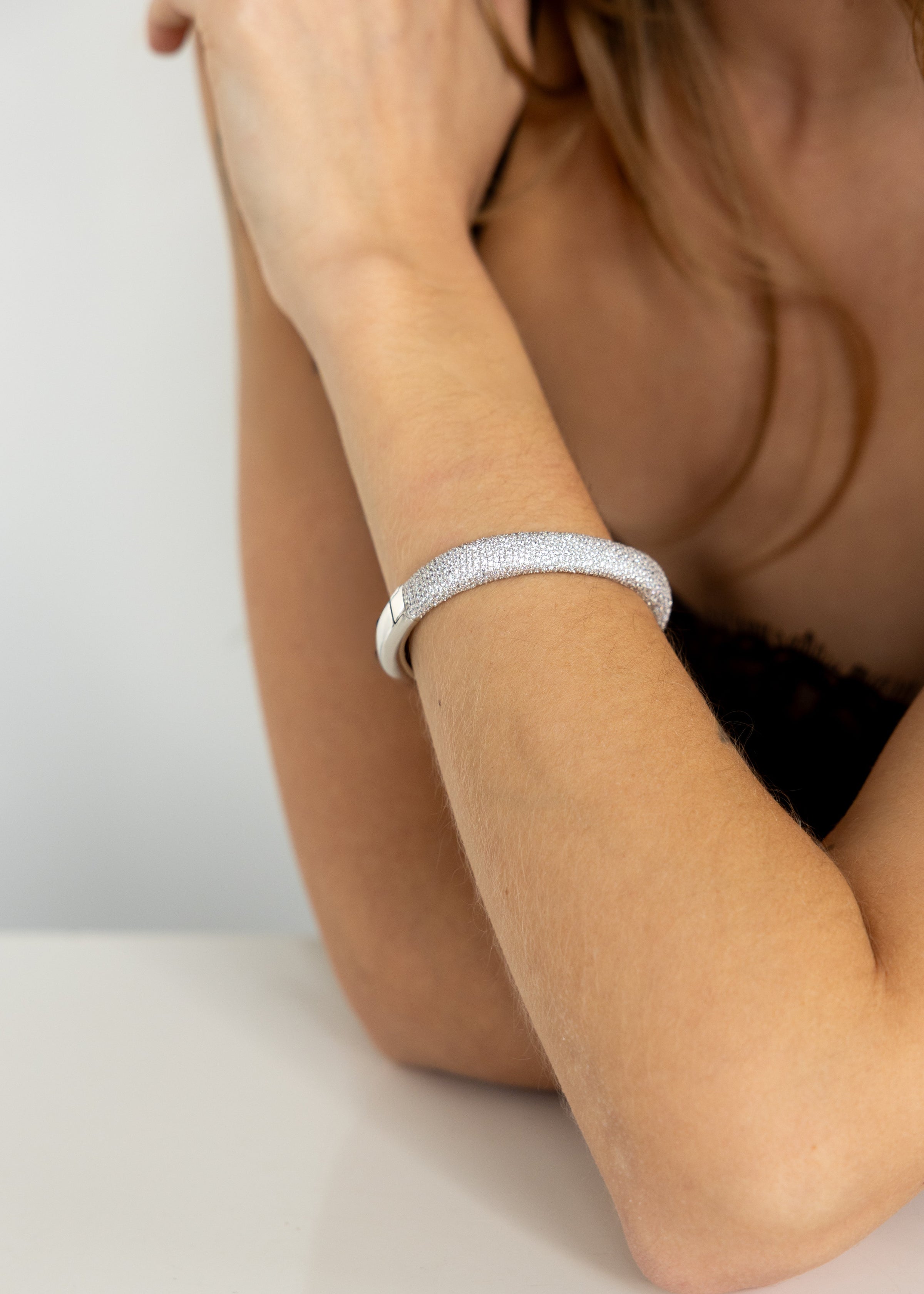 Luxe Pavé Hinged Bangle